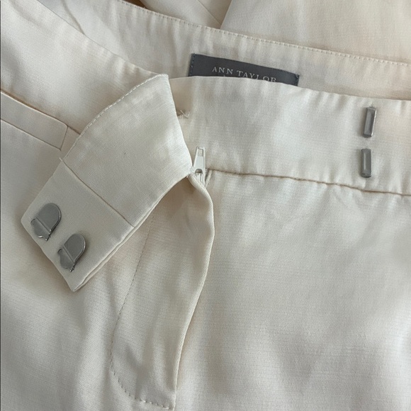 Ann Taylor Women’s 2P Satin Cream Dress Pants Straight Workwear Dressy - Picture 8 of 8